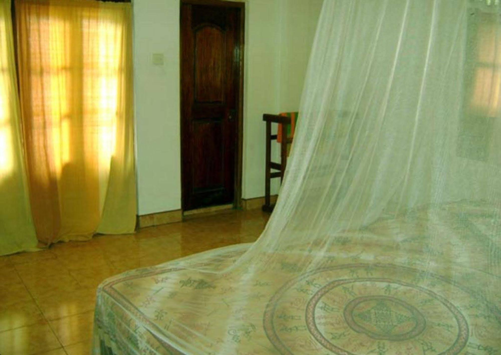 Palm Garden Home Stay Deiyannewela Exterior photo