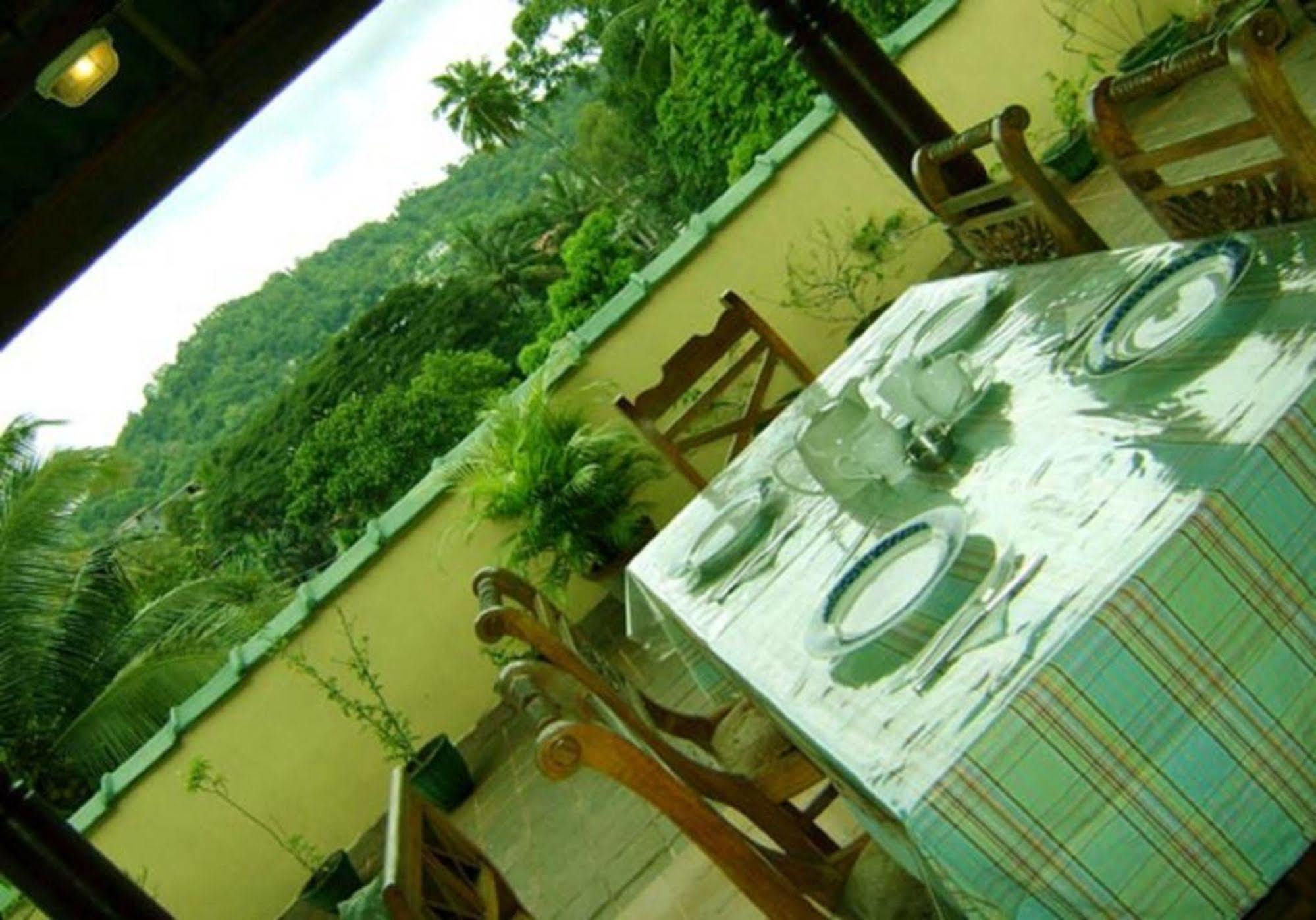 Palm Garden Home Stay Deiyannewela Exterior photo